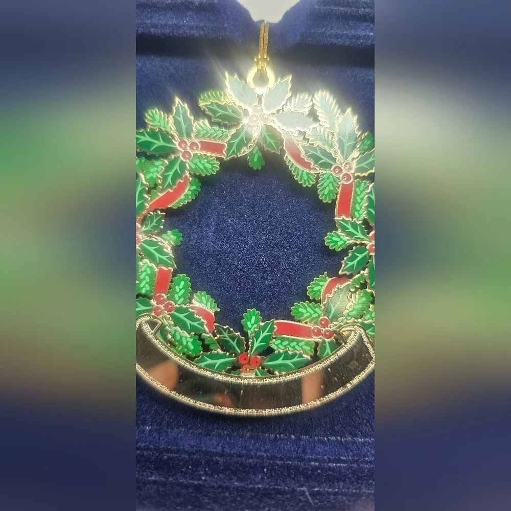 Beacon Design Metal Engravable Chrismas Wreath Ornament NIB